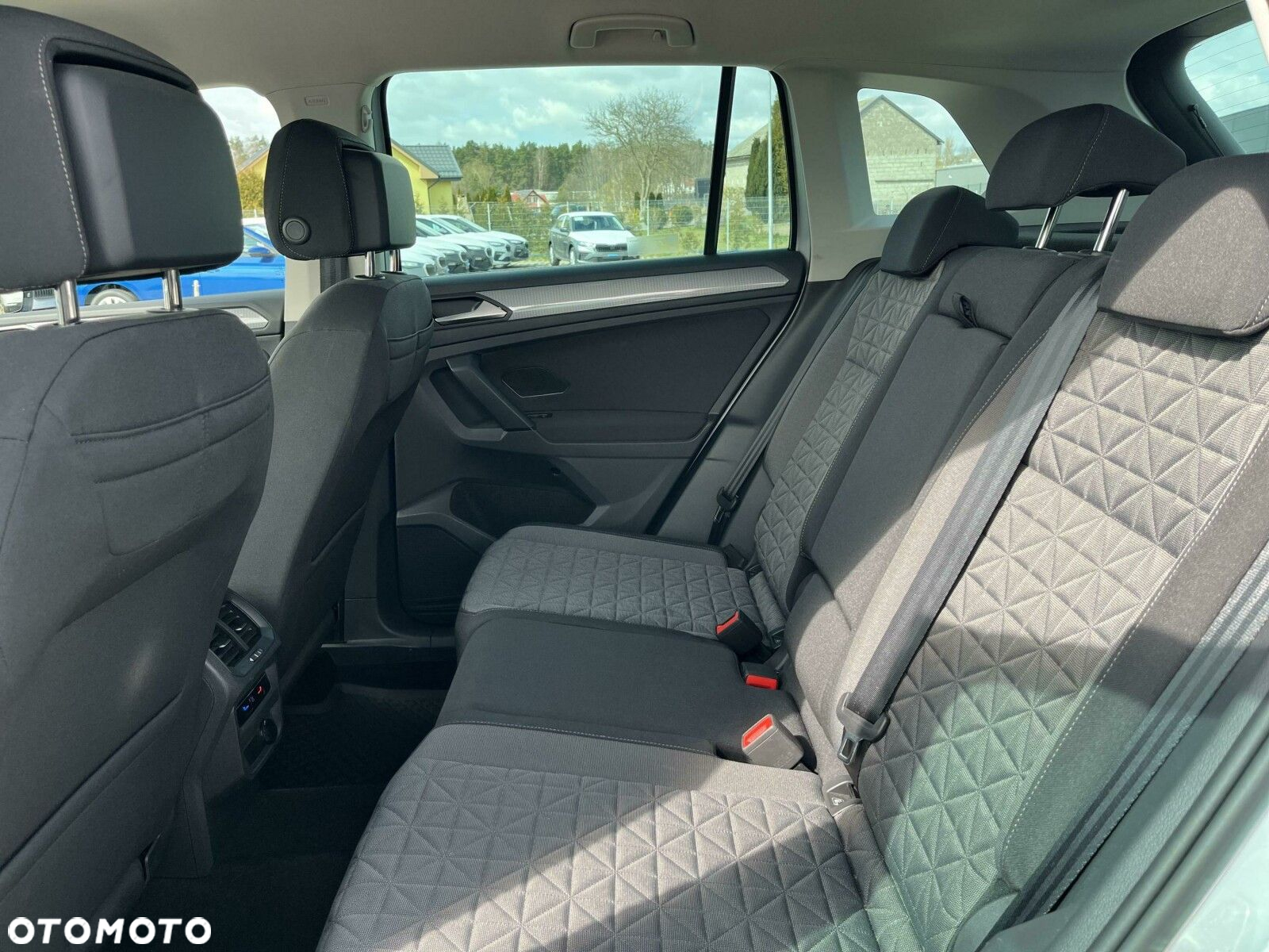 Volkswagen Tiguan - 14