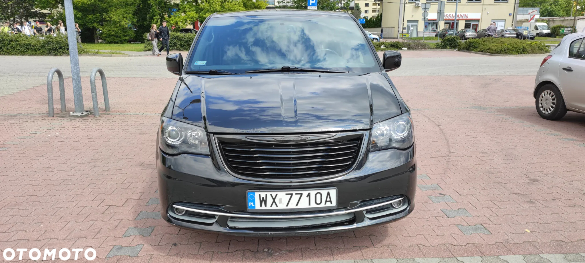 Chrysler Town & Country 3.6 Limited - 8