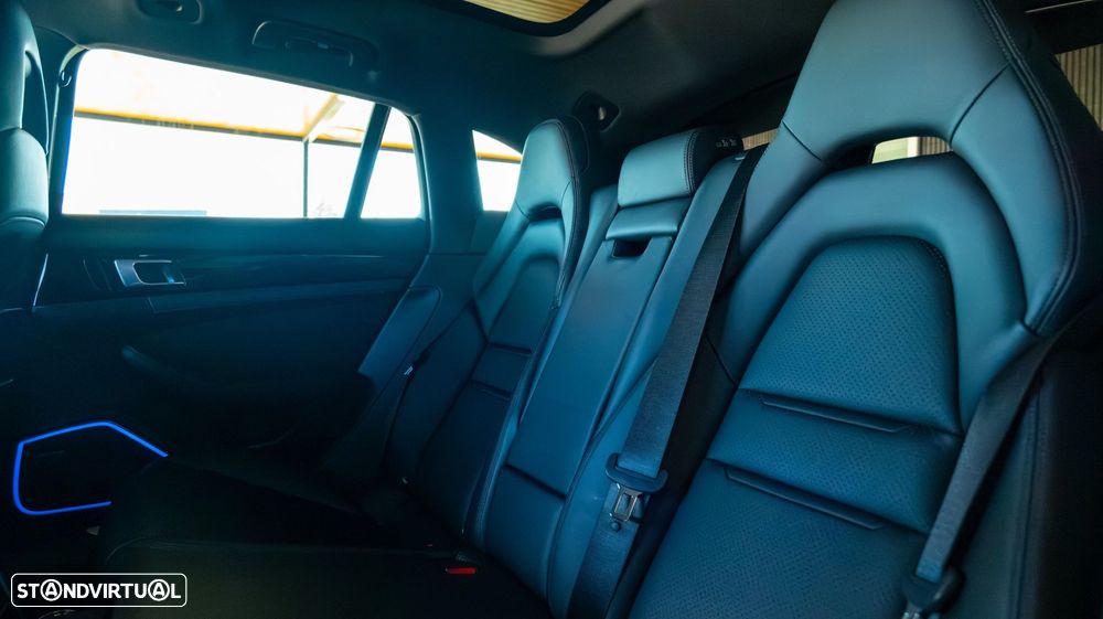 Porsche Panamera Sport Turismo 4 E-Hybrid - 30