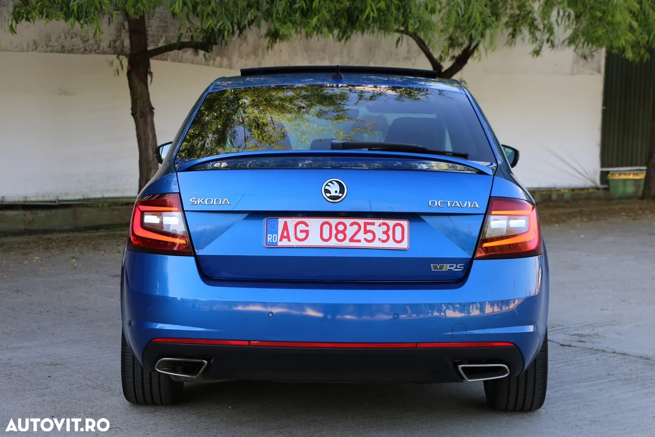 Skoda Octavia 2.0 TDI DSG RS - 17