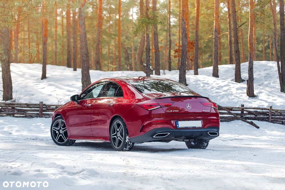 Mercedes-Benz CLA 250 4-Matic AMG Line - 2