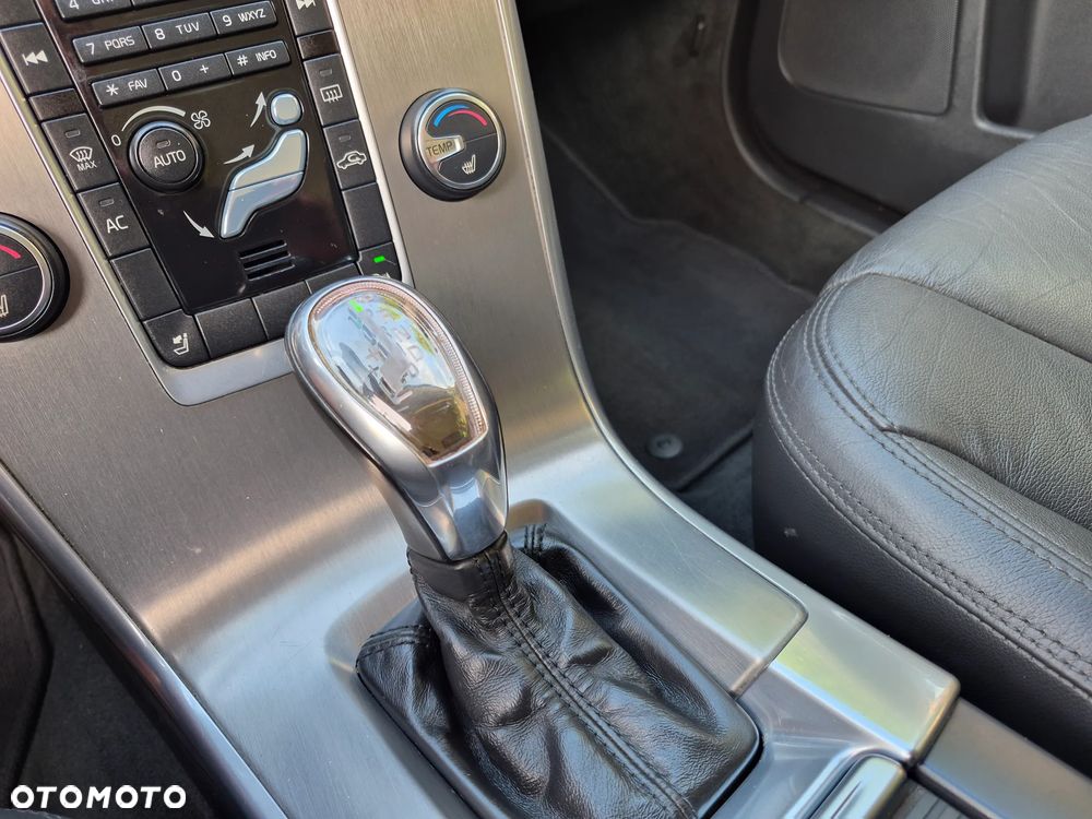 Volvo XC 60 - 22