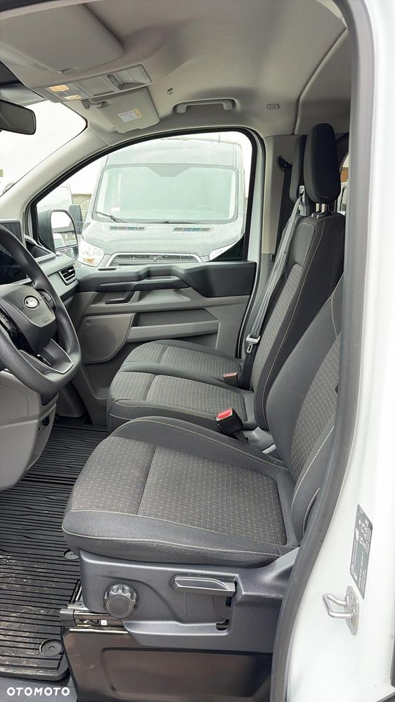 Ford Transit Custom - 13