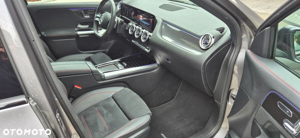 Mercedes-Benz GLA 220 d 4-Matic AMG Line - 16