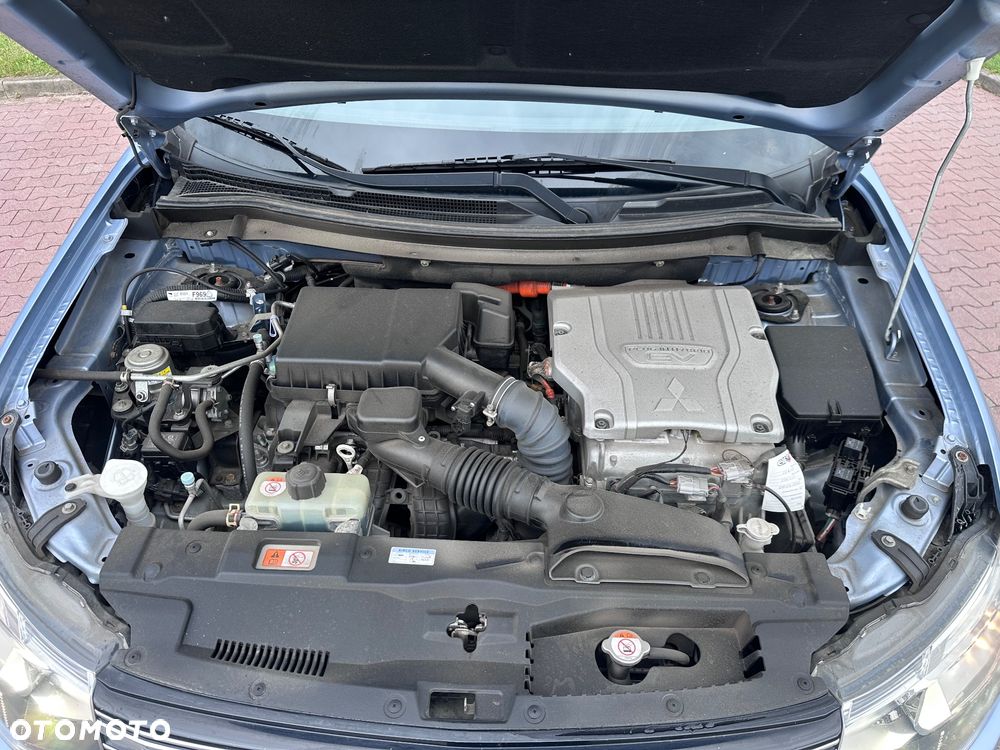 Mitsubishi Outlander Intense + - 8