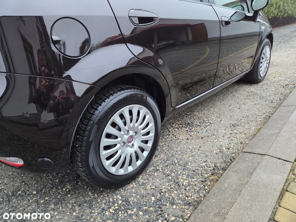 Fiat Punto Evo 1.4 8V Estiva Blue&Me - 23