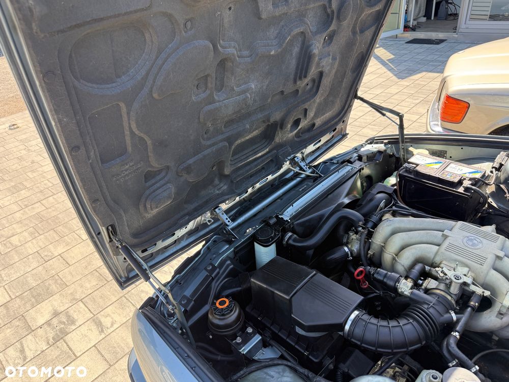 BMW Seria 5 525i - 39
