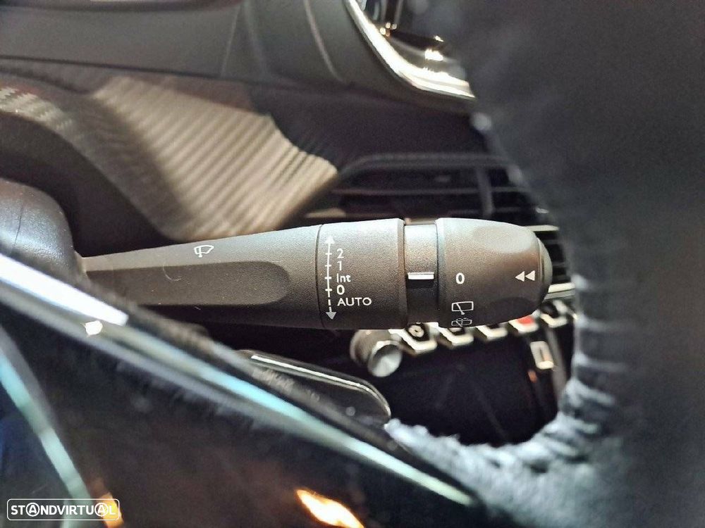 Peugeot 2008 1.2 PureTech Active - 15