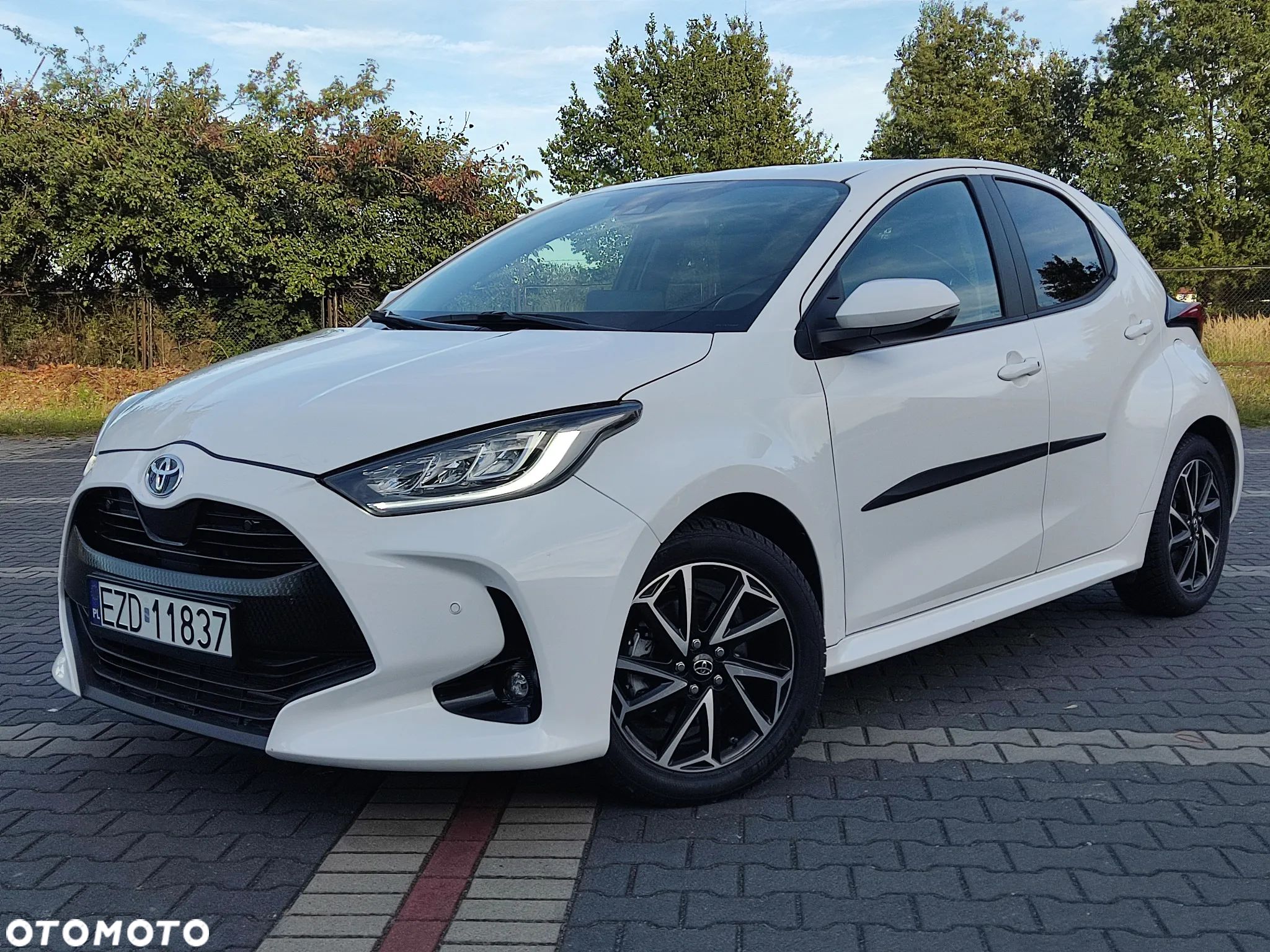 Toyota Yaris Hybrid 1.5 Executive - 1