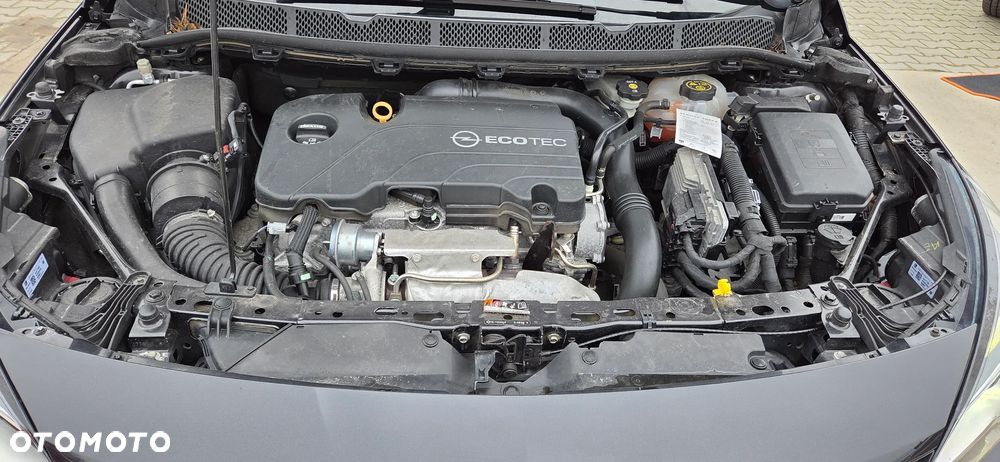 Opel Astra 1.4 Turbo Edition - 10