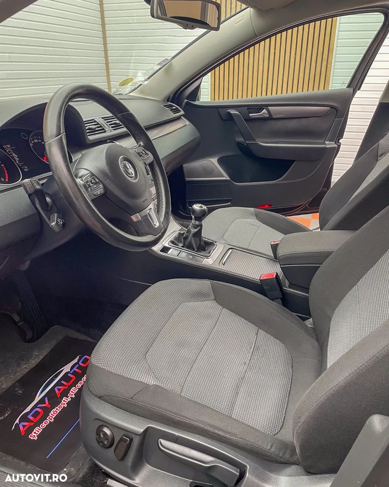 Volkswagen Passat Variant 2.0 Blue TDI SCR Comfortline - 9