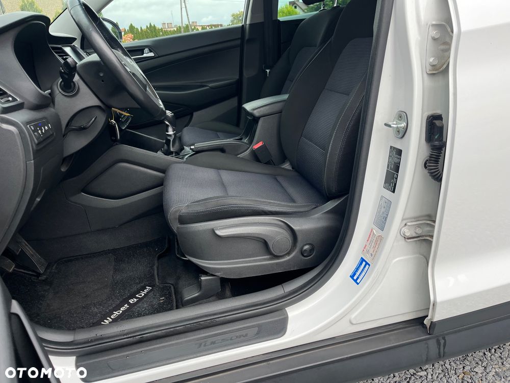 Hyundai Tucson 1.7 CRDI BlueDrive Style 2WD - 21