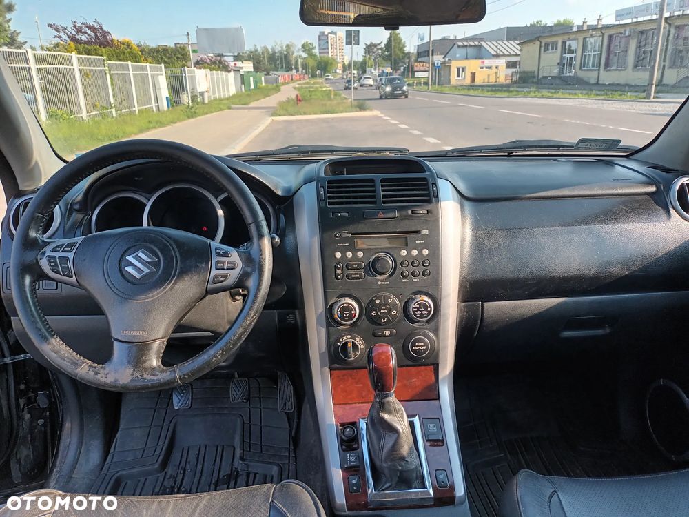 Suzuki Grand Vitara 2.0 - 11