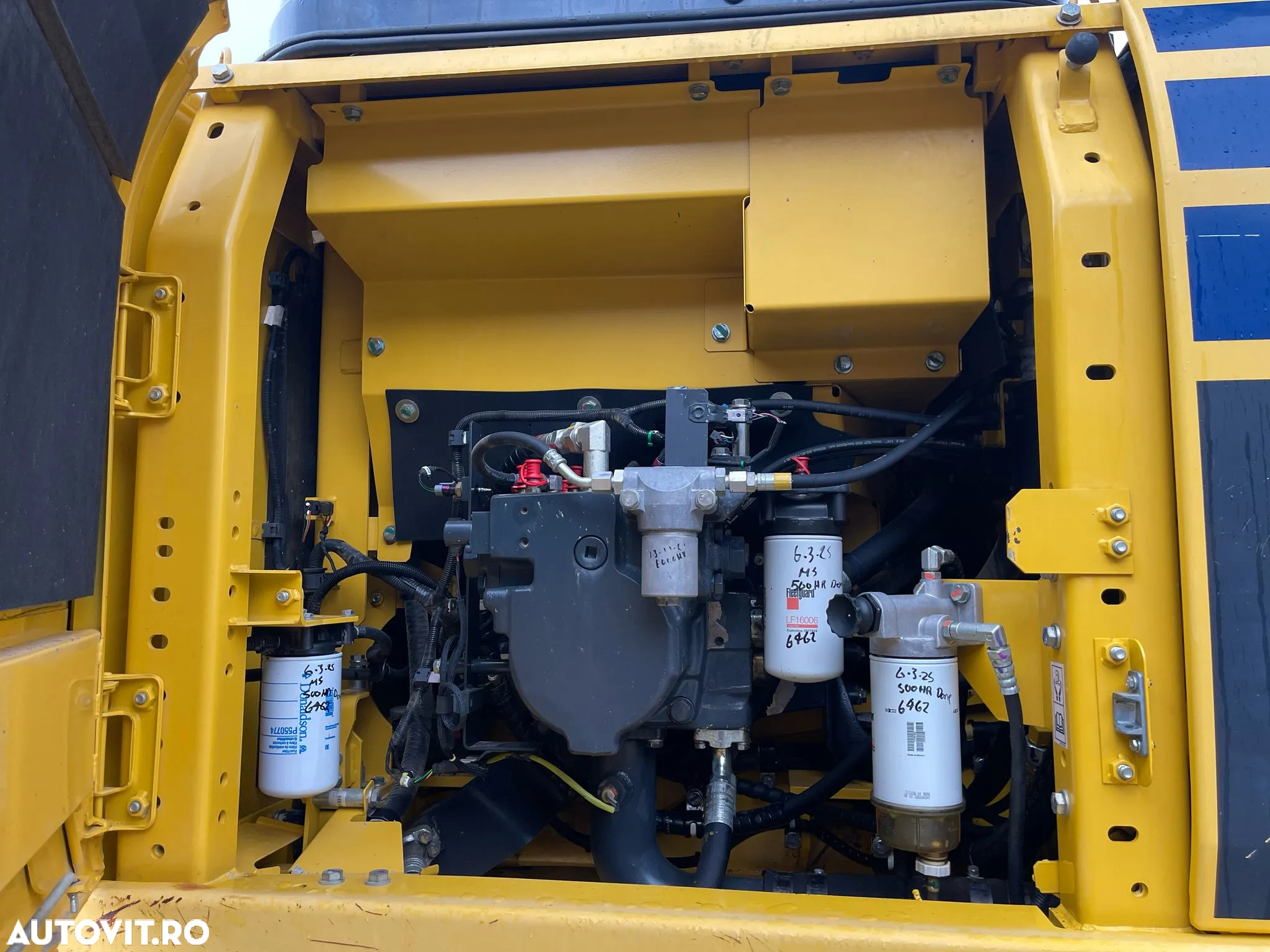Komatsu PC 210LC-11 - 18