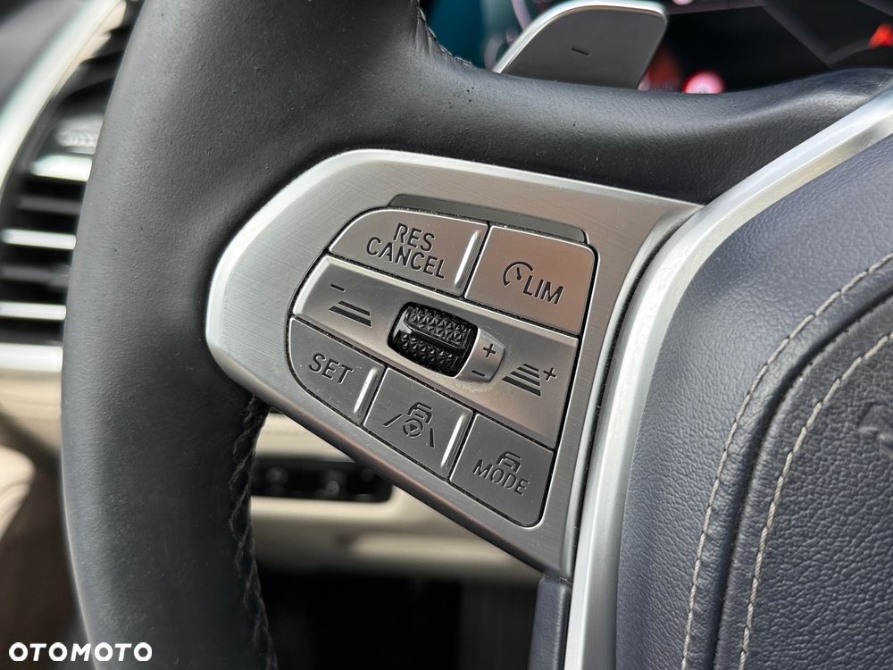 BMW X7 xDrive40i - 19