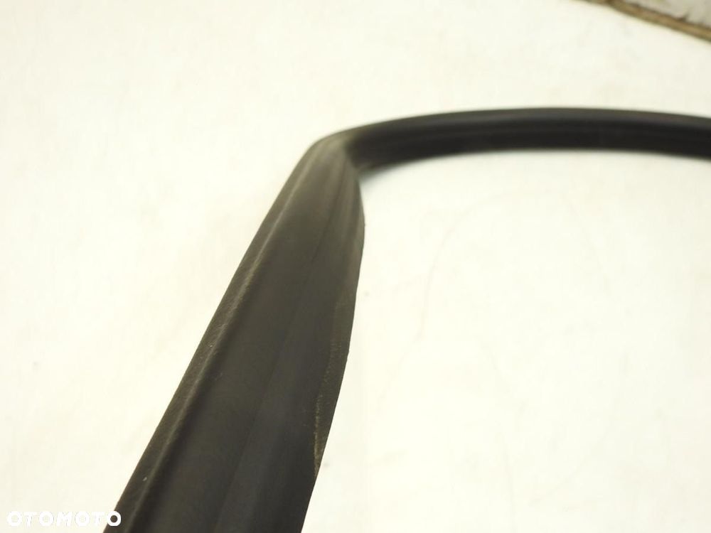 USZCZELKA DRZWI PRAWA TYŁ RENAULT MEGANE IV HB - 5