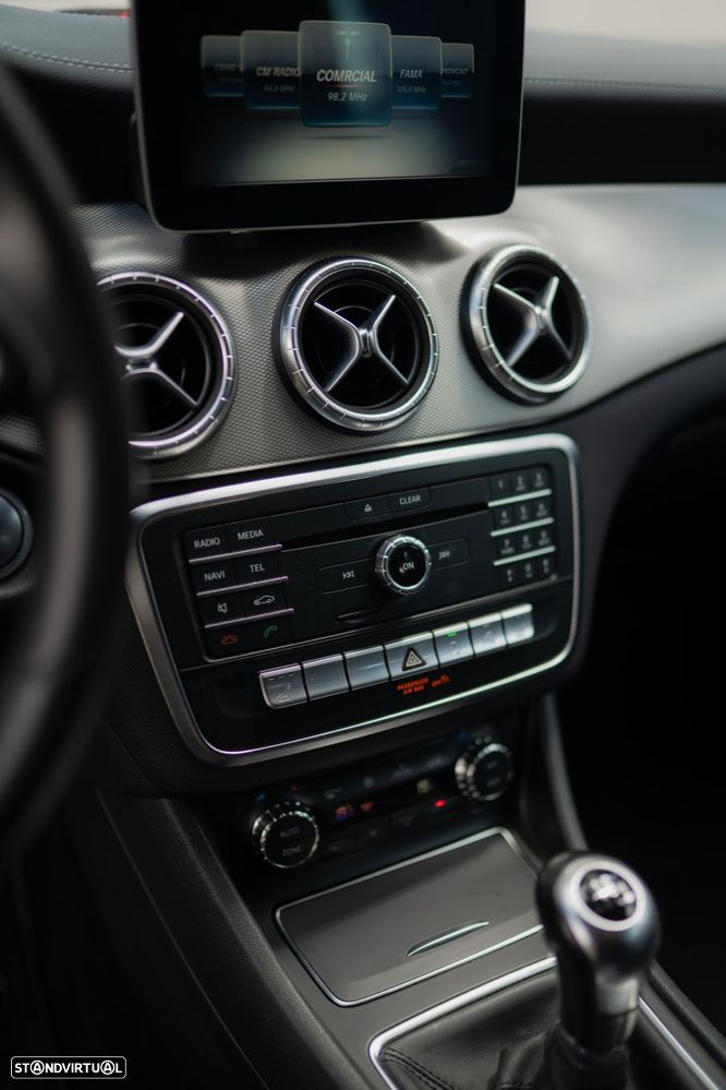 Mercedes-Benz CLA 200 d Shooting Brake Urban - 13