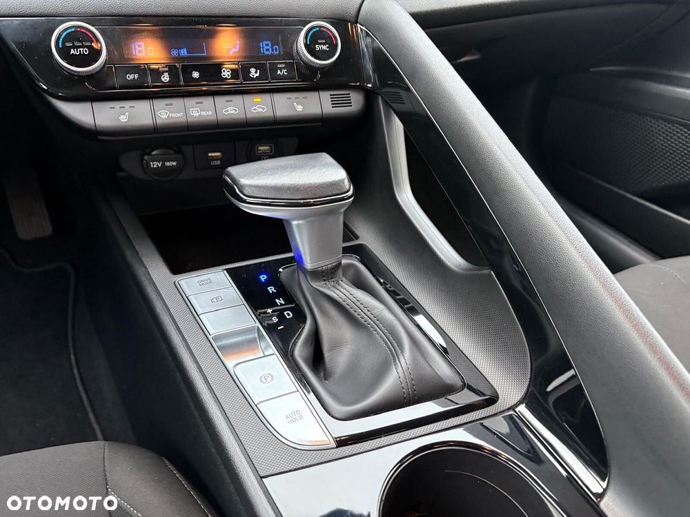 Hyundai Elantra - 21