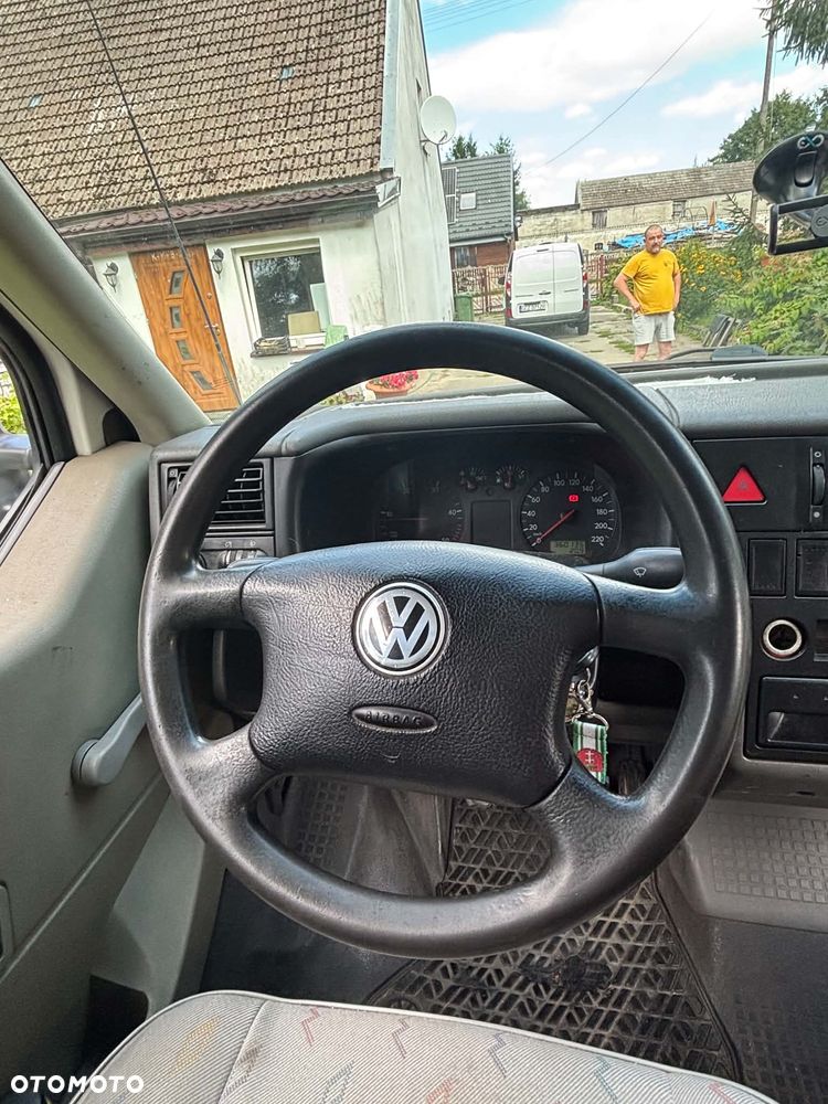 Volkswagen Transporter - 2