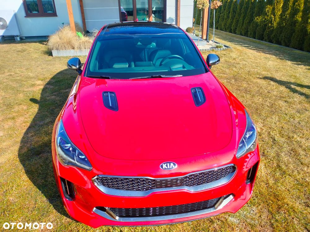 Kia Stinger - 1