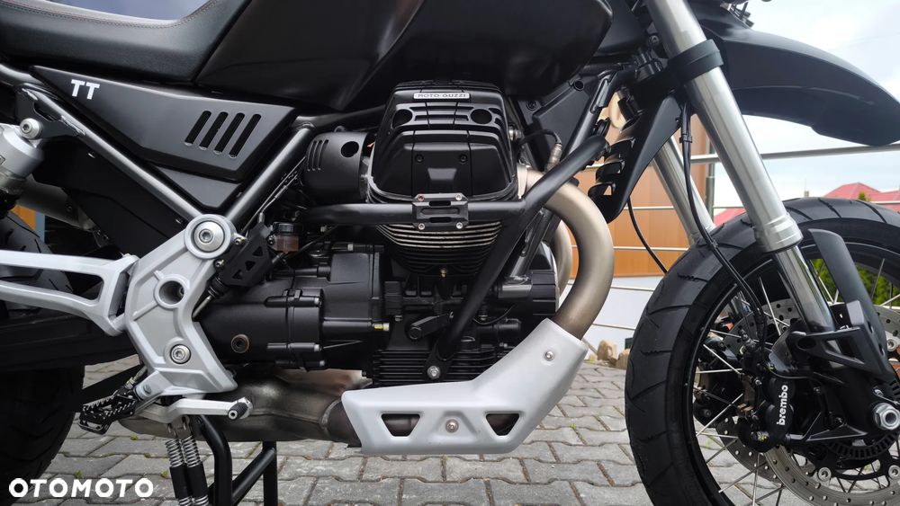 Moto Guzzi V85 - 25