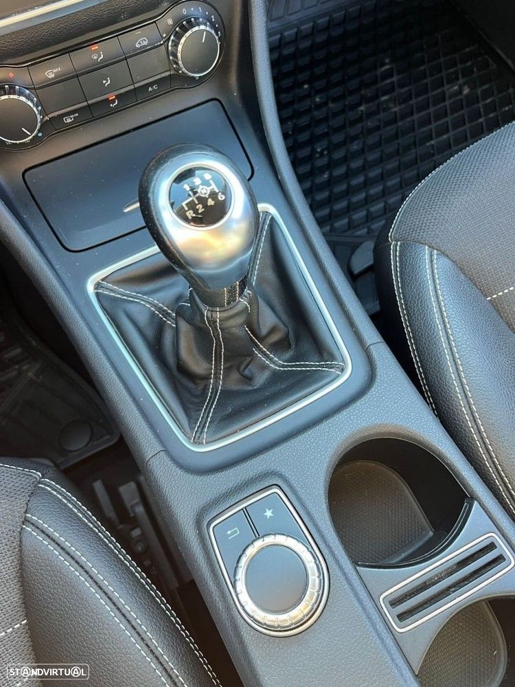 Mercedes-Benz CLA 200 d Shooting Brake - 24