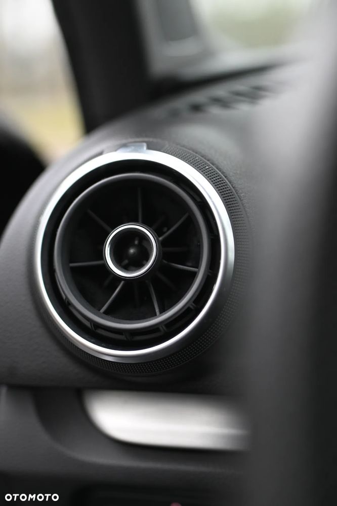 Audi A3 Limousine 2.0 TDI S line Sportpaket - 34