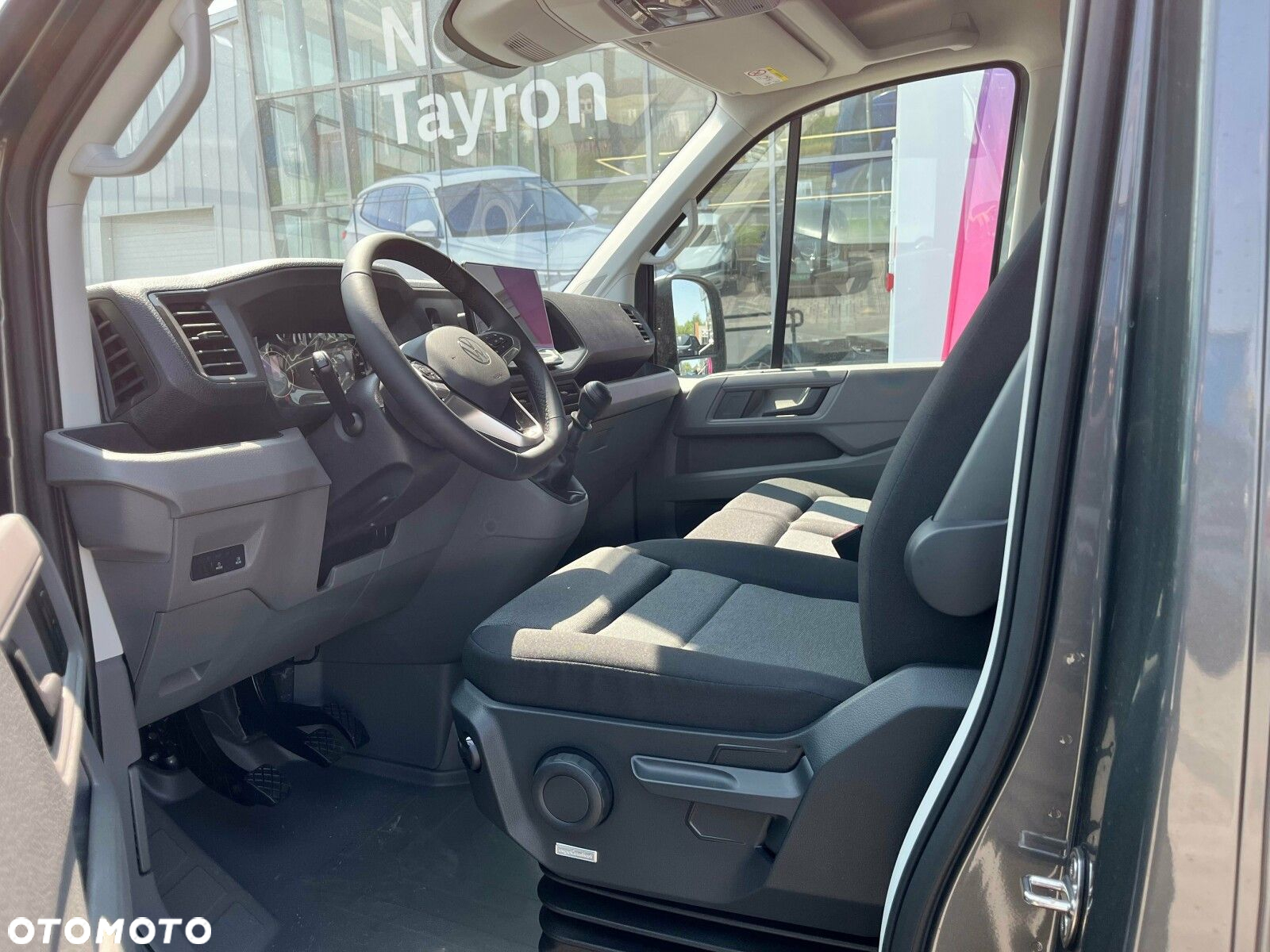 Volkswagen Crafter 35 2.0 TDI L4H3 4490 177 KM - 12