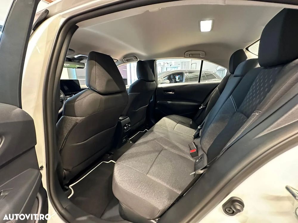 Toyota Corolla 1.8 HSD Business - 9