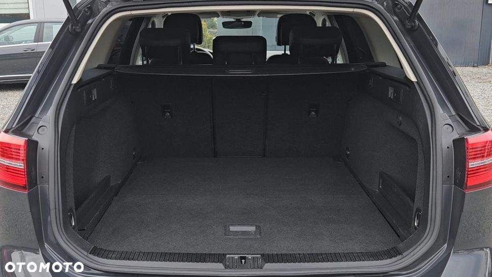 Volkswagen Passat Variant 2.0 TDI SCR DSG Highline - 12