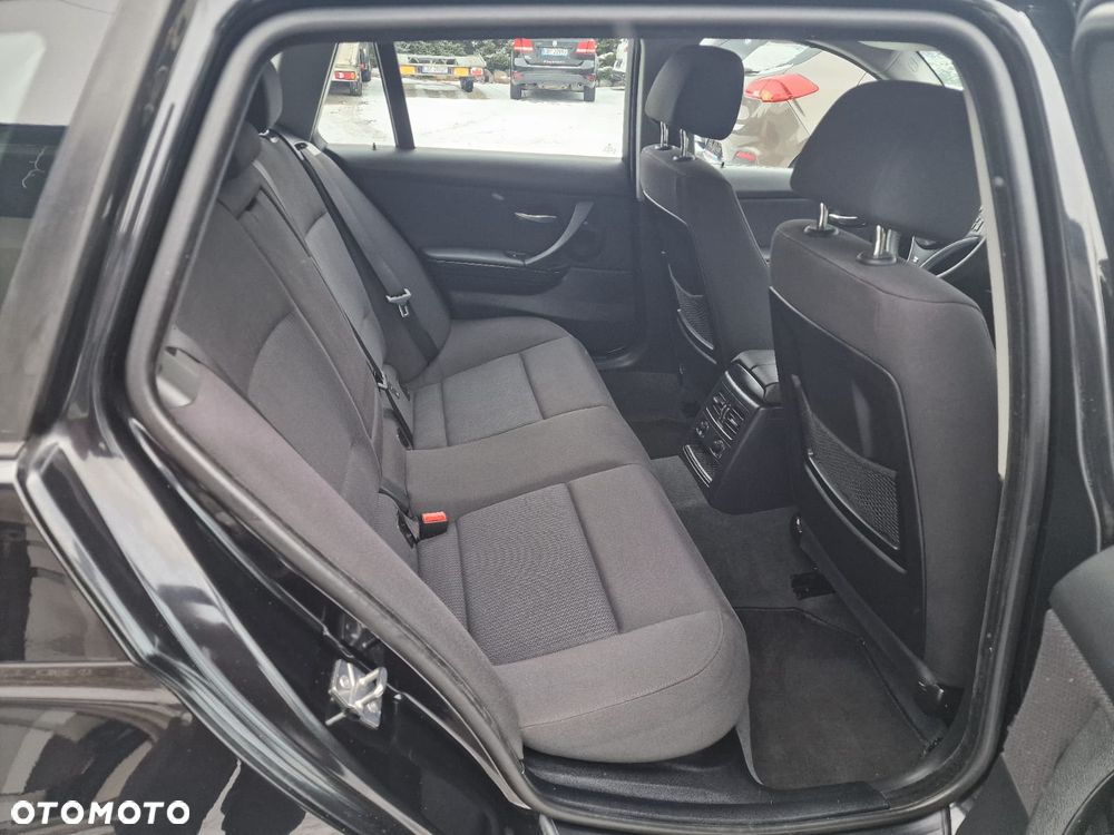 BMW Seria 3 318d DPF - 15