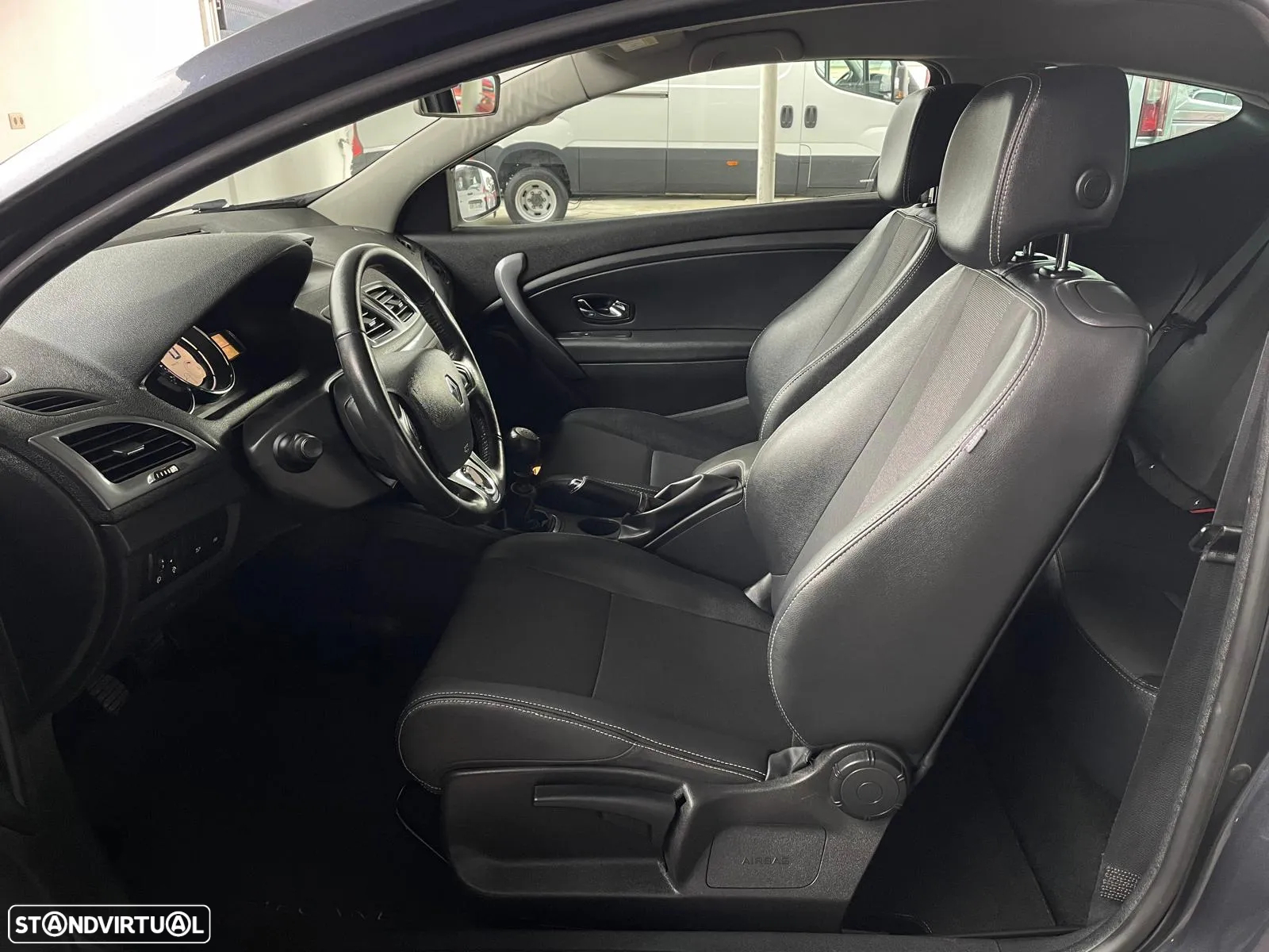 Renault Mégane Coupe ENERGY TCe 115 Start & Stop Bose Edition - 9