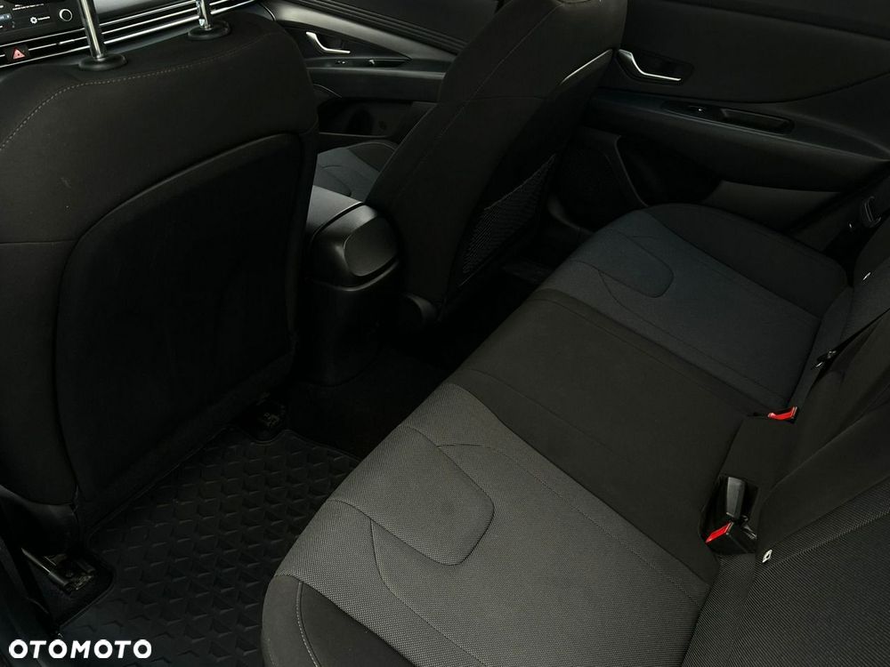 Hyundai Elantra - 12