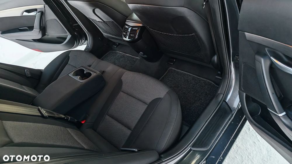 Hyundai i40 Kombi blue 1.6 Family+ - 8