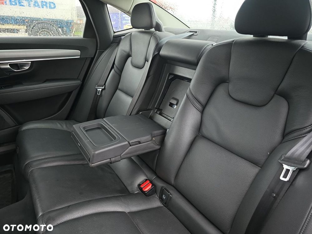 Volvo S90 T4 Momentum - 11