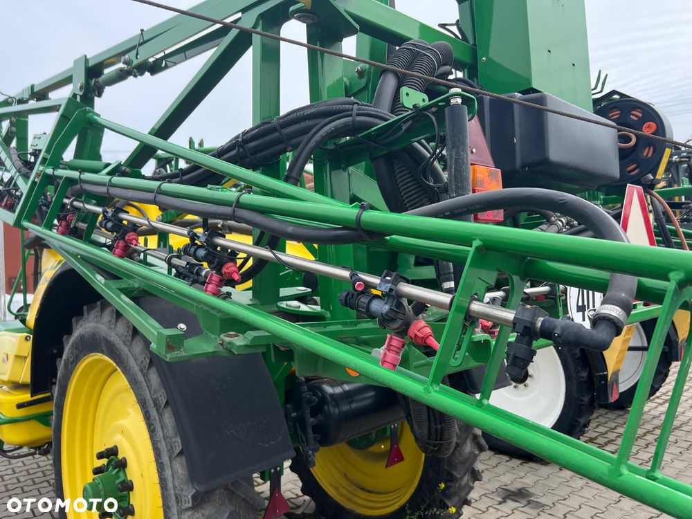 John Deere M724 - 4