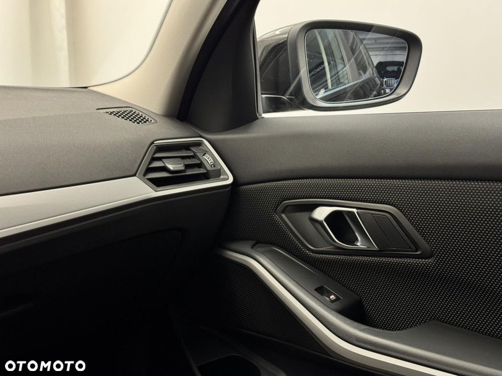 BMW Seria 3 - 23