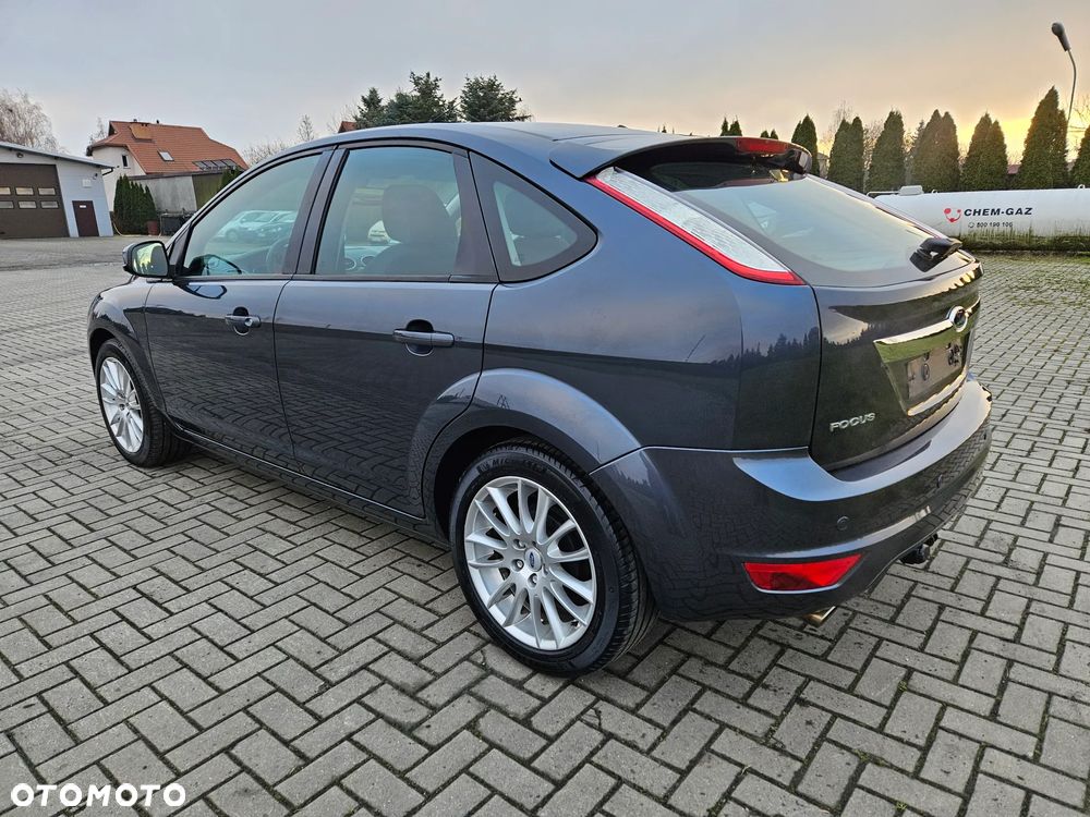 Ford Focus 1.8 Titanium - 10