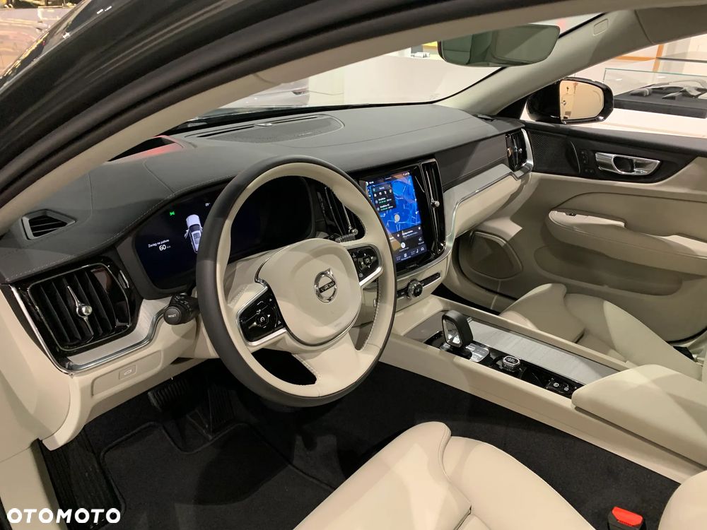 Volvo V60 B4 B Ultimate Dark - 4