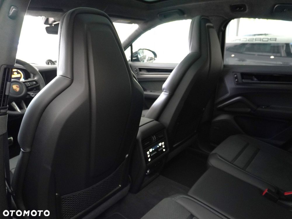 Porsche Cayenne GTS - 32