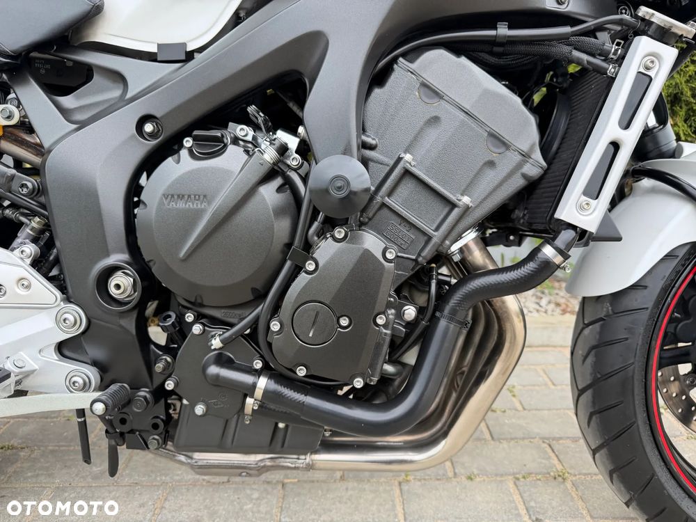 Yamaha FZ - 16