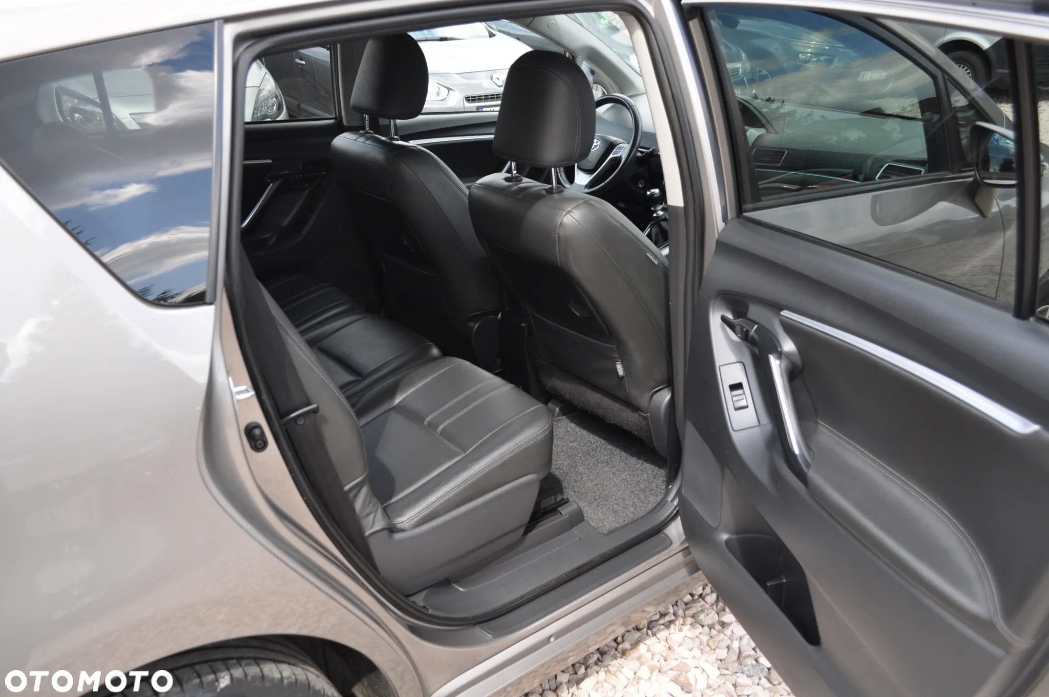 Toyota Verso 1.6 D-4D Premium - 18