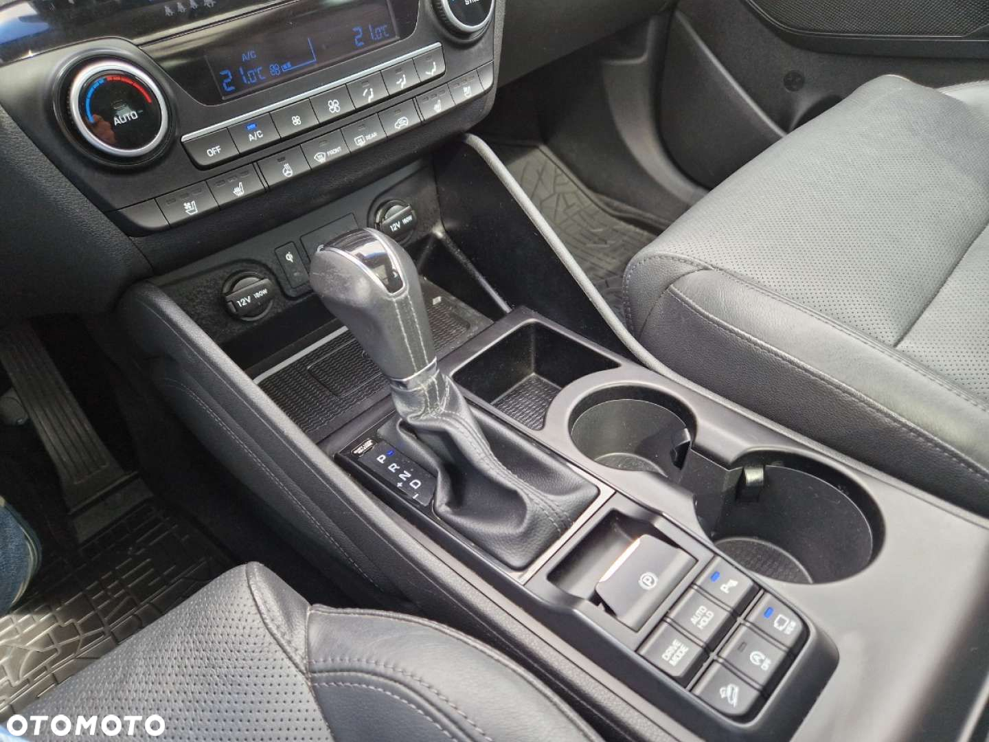 Hyundai Tucson 2.0 CRDi 4WD Automatik Premium - 23