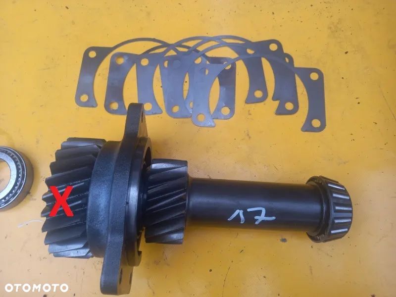 Wałek Z17 WOM PTO R184056 John Deere 7720 - 1