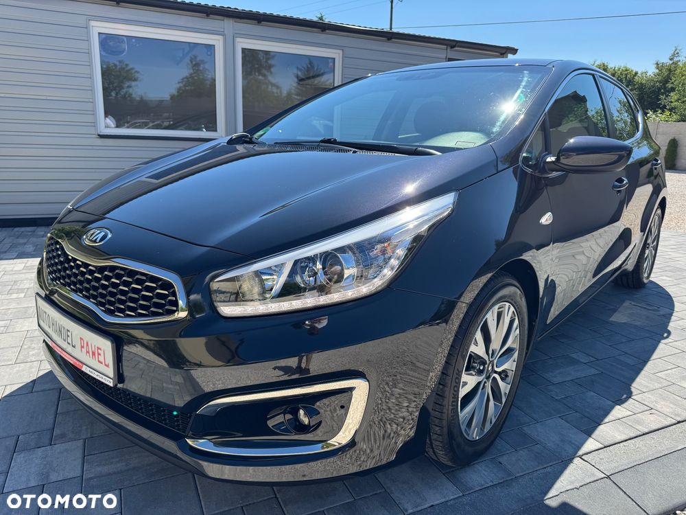 Kia Ceed 1.6 GDI Dream-Team Edition - 12