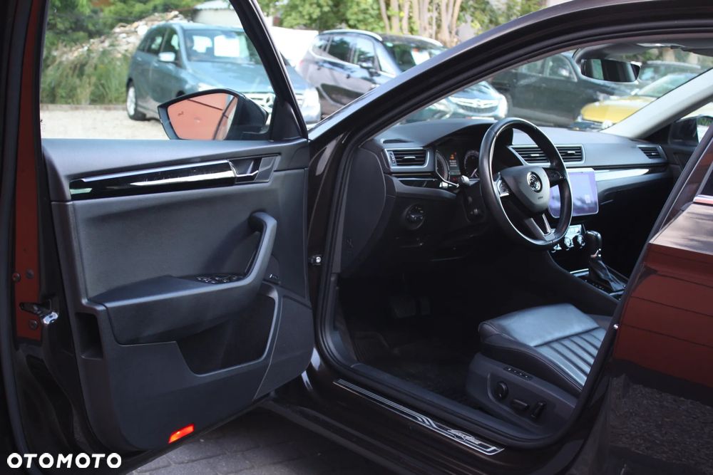 Skoda Superb 2.0 TDI 4x4 L&K DSG - 23