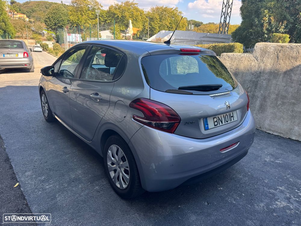 Peugeot 208 1.2 PureTech Active - 4