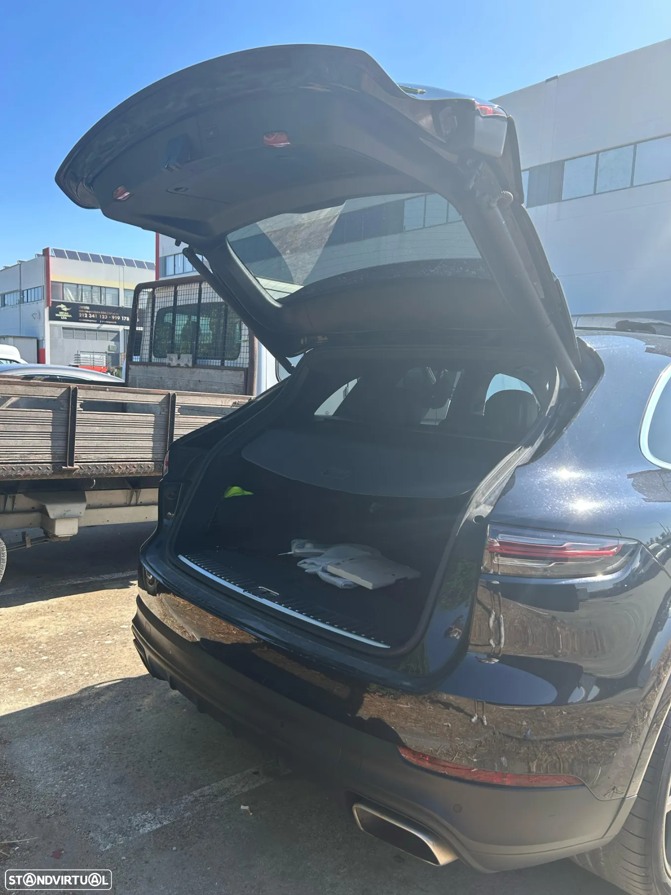 Porsche Cayenne E-Hybrid Platinum Edition - 10