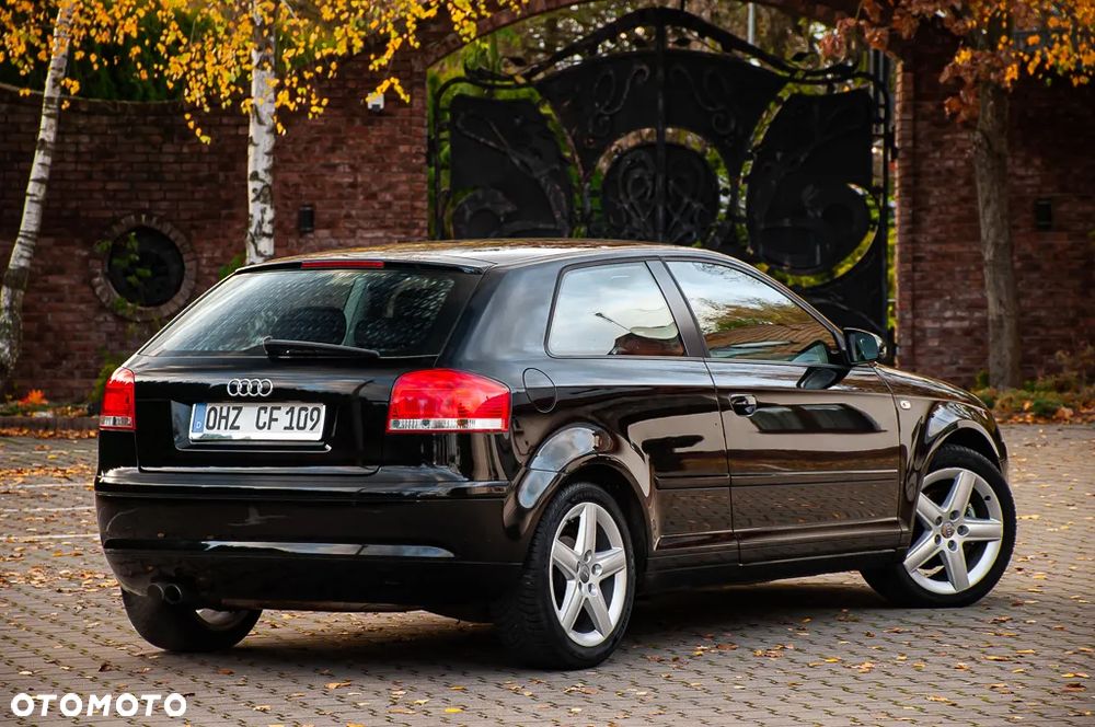 Audi A3 3-drzwiowe 2.0 FSI Attraction - 14