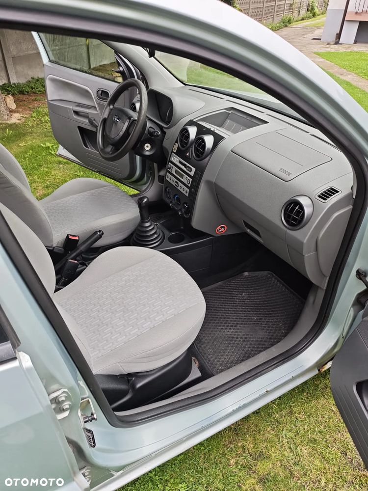 Ford Fusion 1.4 Ambiente - 8